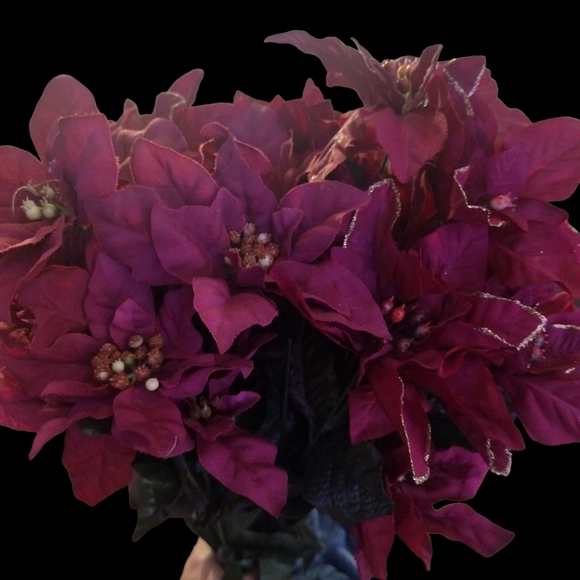 New bundle of silk flowers - Picture 2 of 2